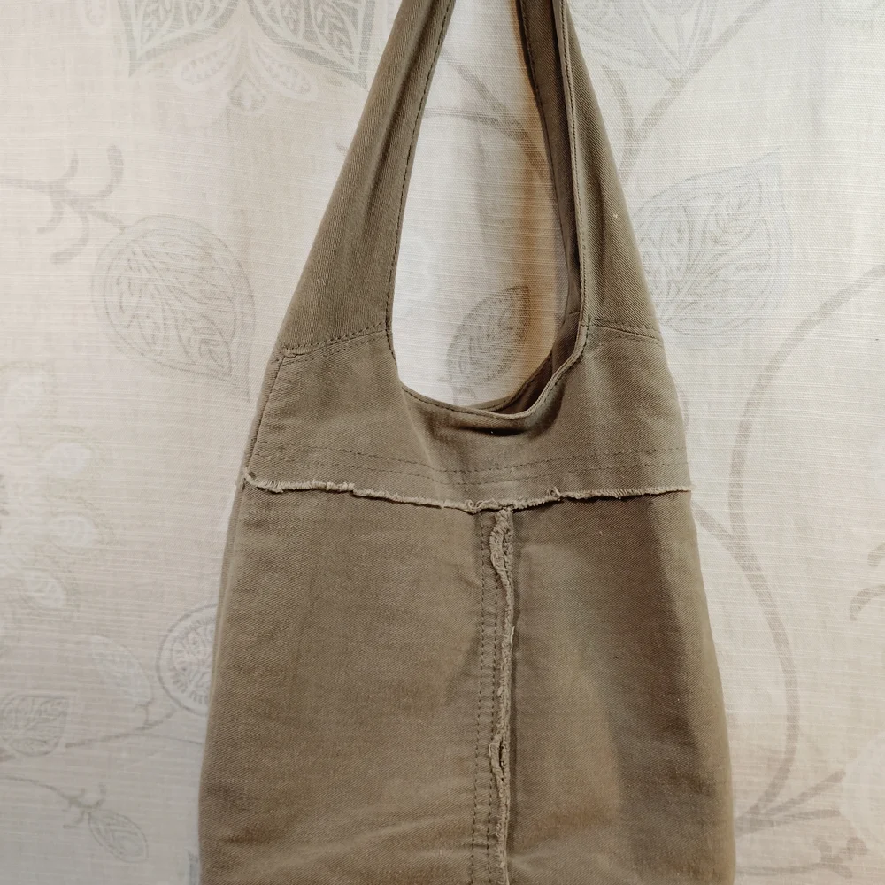 Army Green Shoulder Bag with Patches - Picture 3 of 4